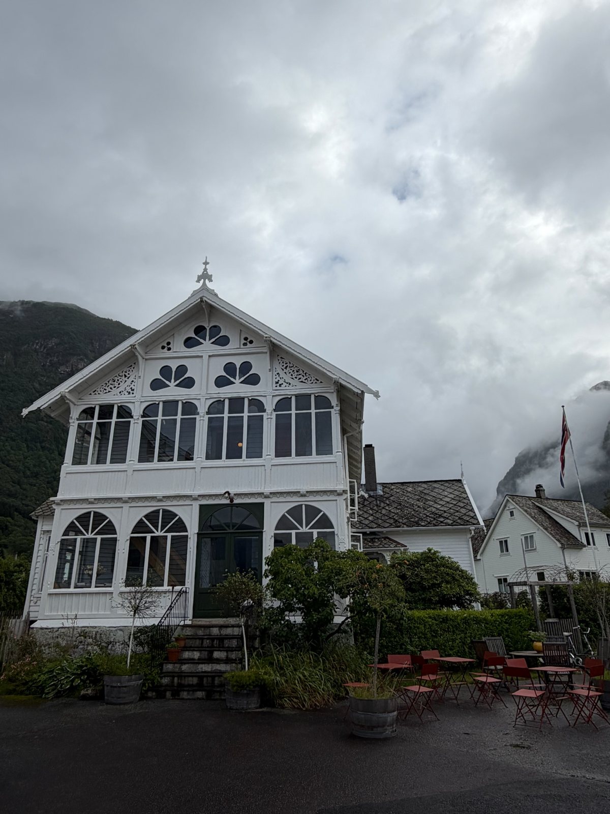 The old house above the quay at Sundal